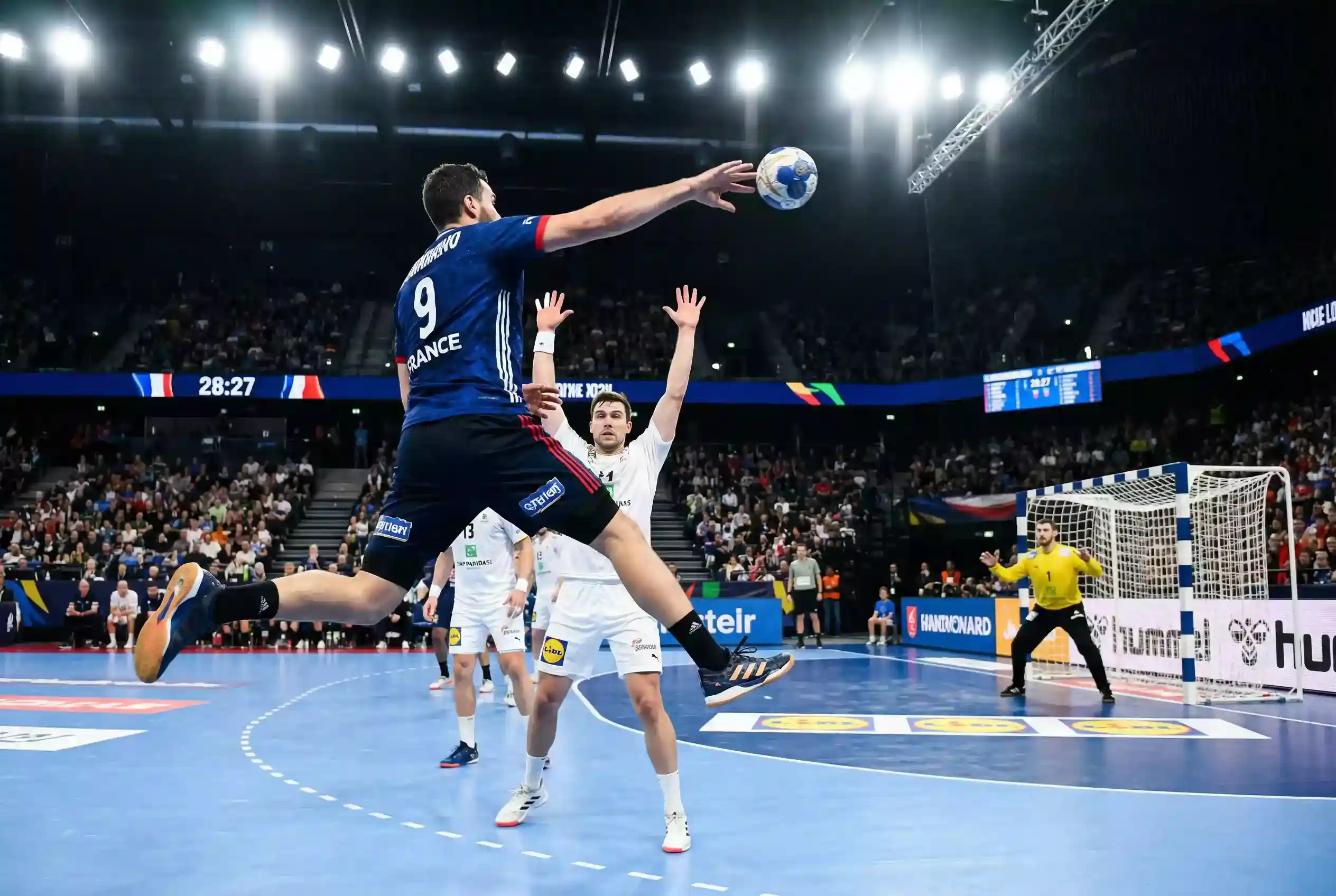 Handball Torschützen Wetten: Rückraumspieler erzielt ein Tor per Sprungwurf